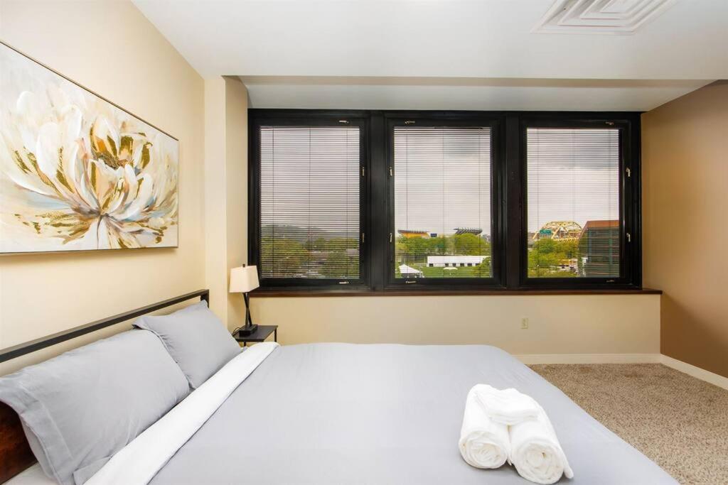 Sprawling Stadium Views Wonderful Location 24-7 Parking Gym Lounge 피츠버그 외부 사진